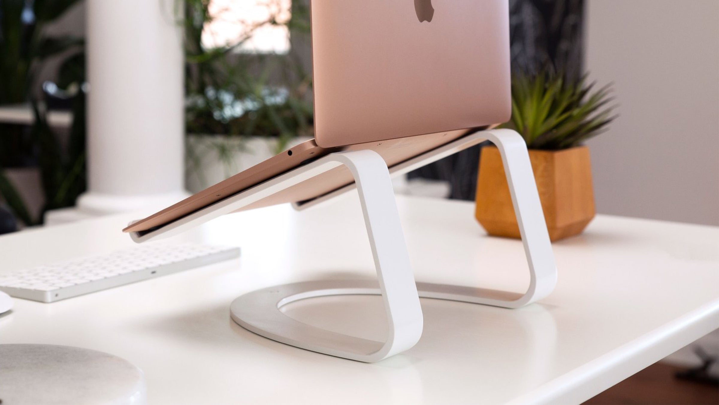 TwelveSouth releases hybrid iPad and MacBook ParcSlope stand